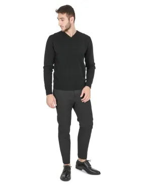 Crown of Edinburgh Cashmere Men's Refined Cashmere V-Neck Sweater in Black - 2XL