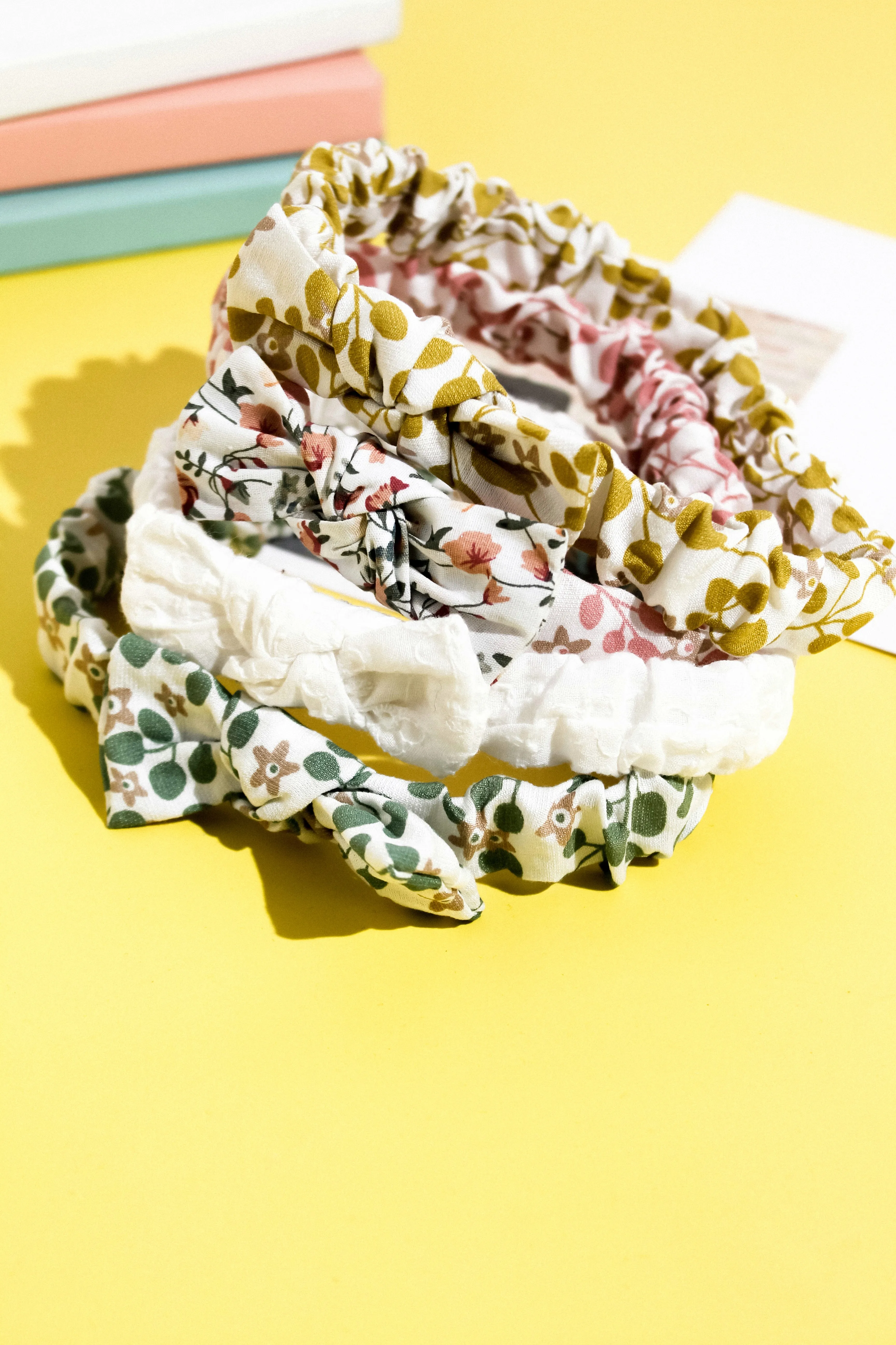 Floral Elasticated Headband- Green & White