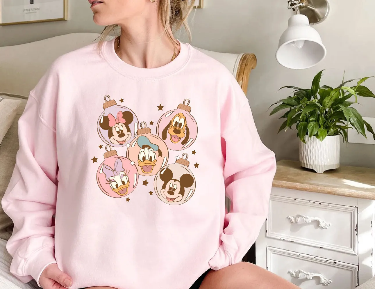 Vintage Pink Christmas Mouse Crewneck Sweatshirt